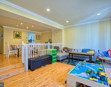 6137 Summer Park Lane - Photo Thumbnail 3