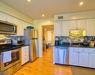 6137 Summer Park Lane - Photo Thumbnail 1