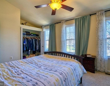 6137 Summer Park Lane - Photo Thumbnail 11
