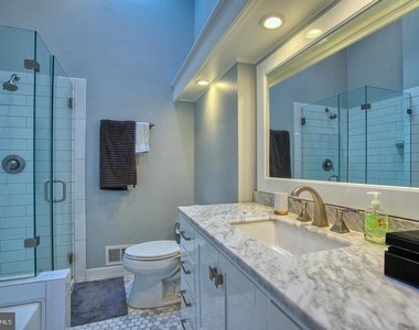 6137 Summer Park Lane - Photo Thumbnail 10