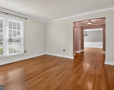 6143 Poburn Landing Court - Photo Thumbnail 4