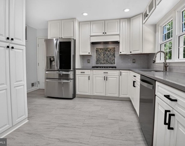 6143 Poburn Landing Court - Photo Thumbnail 13