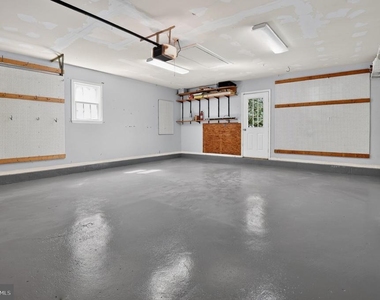 6143 Poburn Landing Court - Photo Thumbnail 39