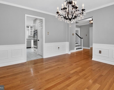 6143 Poburn Landing Court - Photo Thumbnail 7