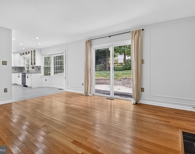 6143 Poburn Landing Court - Photo Thumbnail 8