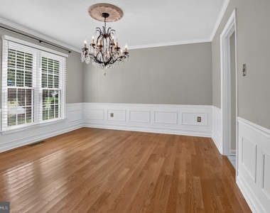 6143 Poburn Landing Court - Photo Thumbnail 5