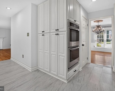6143 Poburn Landing Court - Photo Thumbnail 14