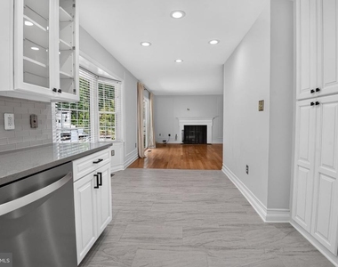 6143 Poburn Landing Court - Photo Thumbnail 16
