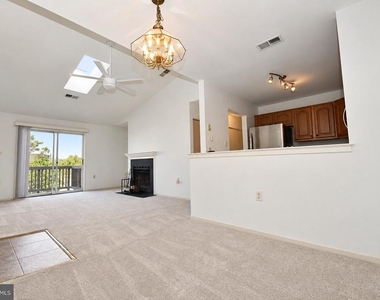 7819 Harrowgate Circle - Photo Thumbnail 3
