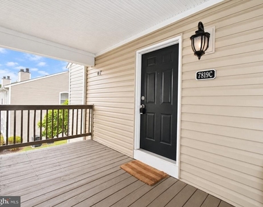 7819 Harrowgate Circle - Photo Thumbnail 2