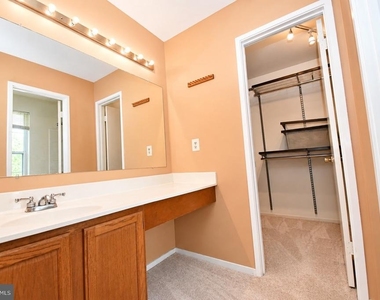 7819 Harrowgate Circle - Photo Thumbnail 19