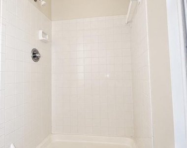 7819 Harrowgate Circle - Photo Thumbnail 18