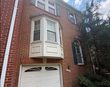 6307 Crooked Oak Lane - Photo Thumbnail 2