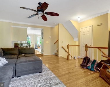6307 Crooked Oak Lane - Photo Thumbnail 5