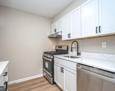 5908 Cove Landing Road - Photo Thumbnail 11