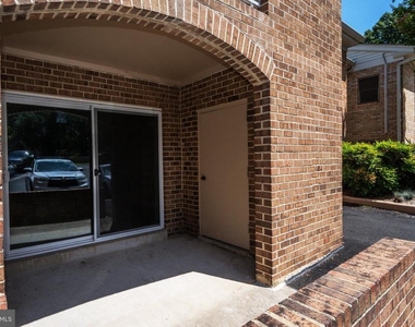 5908 Cove Landing Road - Photo Thumbnail 29