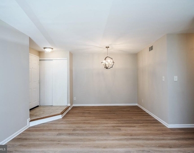 5908 Cove Landing Road - Photo Thumbnail 3