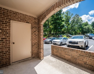 5908 Cove Landing Road - Photo Thumbnail 27