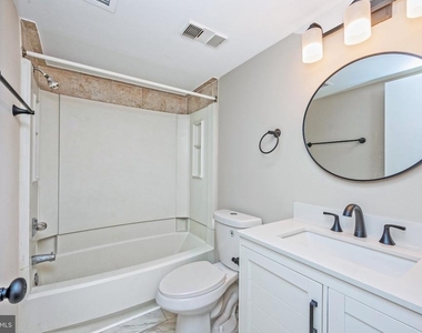 5908 Cove Landing Road - Photo Thumbnail 23