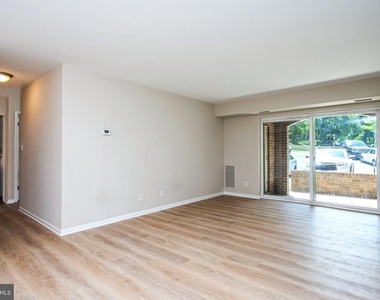 5908 Cove Landing Road - Photo Thumbnail 8