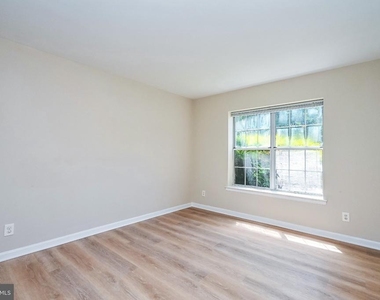 5908 Cove Landing Road - Photo Thumbnail 15