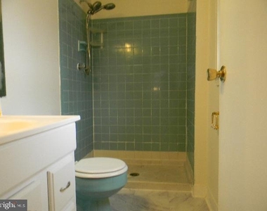 4320 Wakefield Drive - Photo Thumbnail 11