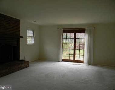 4320 Wakefield Drive - Photo Thumbnail 9