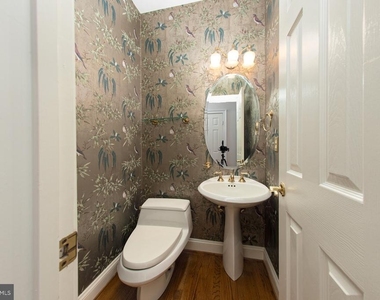 101 Gresham Place - Photo Thumbnail 14