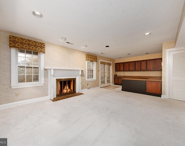 101 Gresham Place - Photo Thumbnail 32