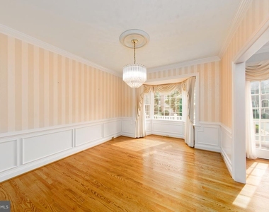 101 Gresham Place - Photo Thumbnail 7