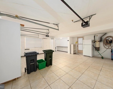 101 Gresham Place - Photo Thumbnail 36