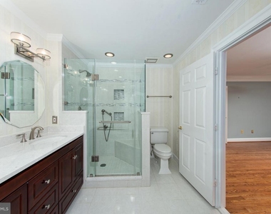101 Gresham Place - Photo Thumbnail 27