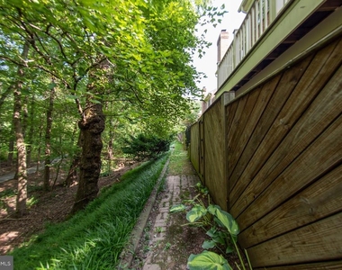 101 Gresham Place - Photo Thumbnail 54
