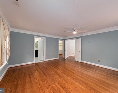 101 Gresham Place - Photo Thumbnail 25