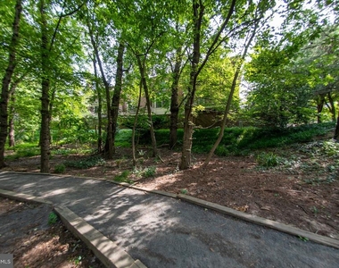 101 Gresham Place - Photo Thumbnail 50