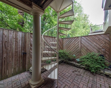 101 Gresham Place - Photo Thumbnail 44