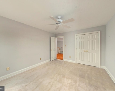 101 Gresham Place - Photo Thumbnail 16