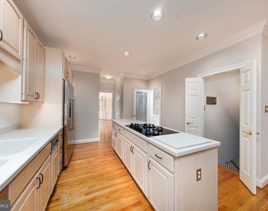 101 Gresham Place - Photo Thumbnail 10