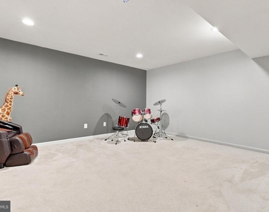 840 Virginia Avenue - Photo Thumbnail 23
