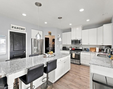 840 Virginia Avenue - Photo Thumbnail 6