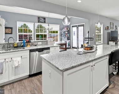 840 Virginia Avenue - Photo Thumbnail 7