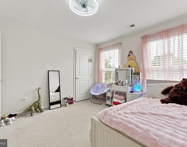 840 Virginia Avenue - Photo Thumbnail 16