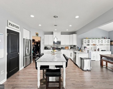 840 Virginia Avenue - Photo Thumbnail 5