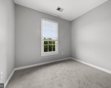 3905 Charles Avenue - Photo Thumbnail 25