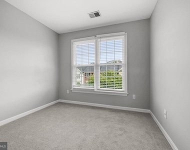 3905 Charles Avenue - Photo Thumbnail 23