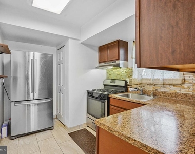 5919 Quantrell Avenue - Photo Thumbnail 6