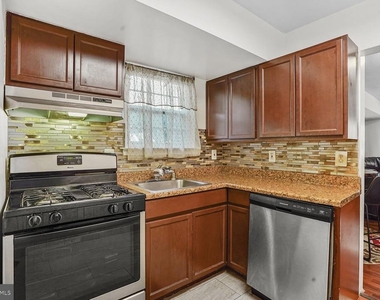 5919 Quantrell Avenue - Photo Thumbnail 7