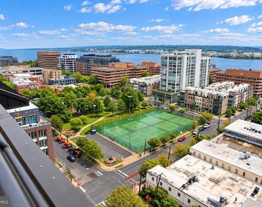 801 N Pitt Street - Photo Thumbnail 19