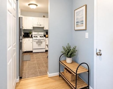 801 N Pitt Street - Photo Thumbnail 13