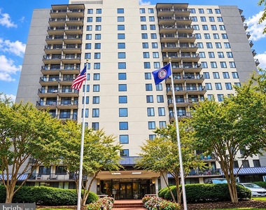 801 N Pitt Street - Photo Thumbnail 20